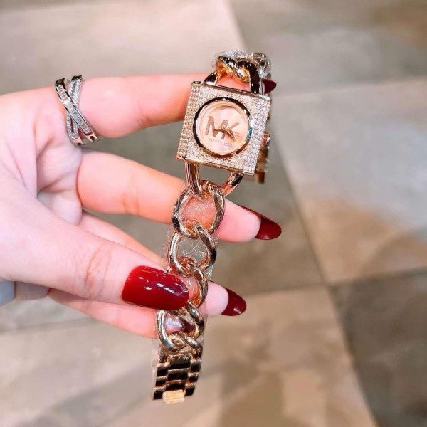 Michael Kors Lennox