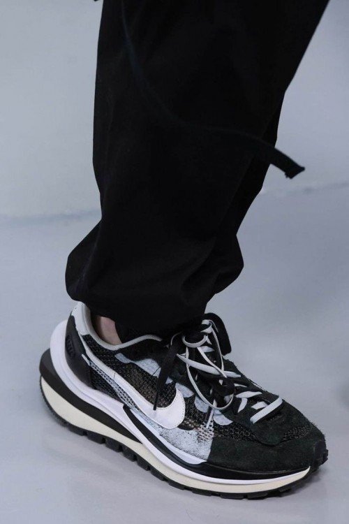 Sacai X Vaporwaffle "Black-White" #612