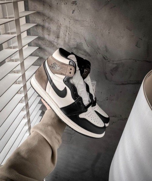 Air Jordan Retro 1 Dark Mocha semi UA quality