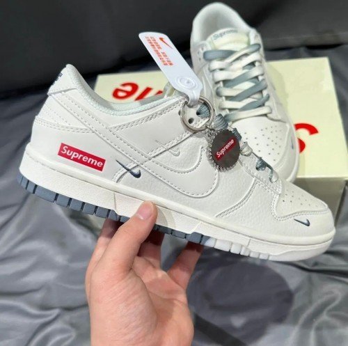 Supreme X Nikee Dunk Low Made By Ideas