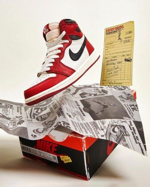 Nike Air Jordan Retro 1 High Lost & Found