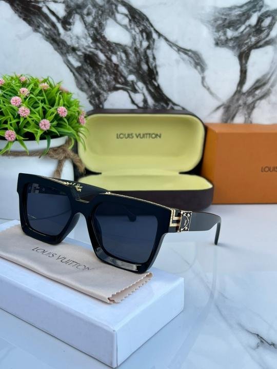 Louis Vuitton Millionaire Black Gold