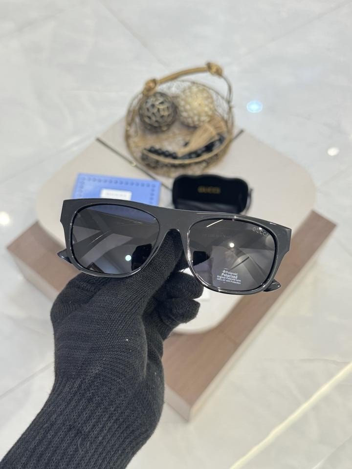 Gucci 2222 White Black