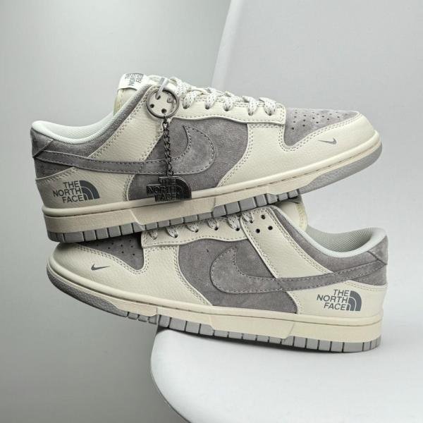 NIK.E SB DUNK LOW X NORTH FACE