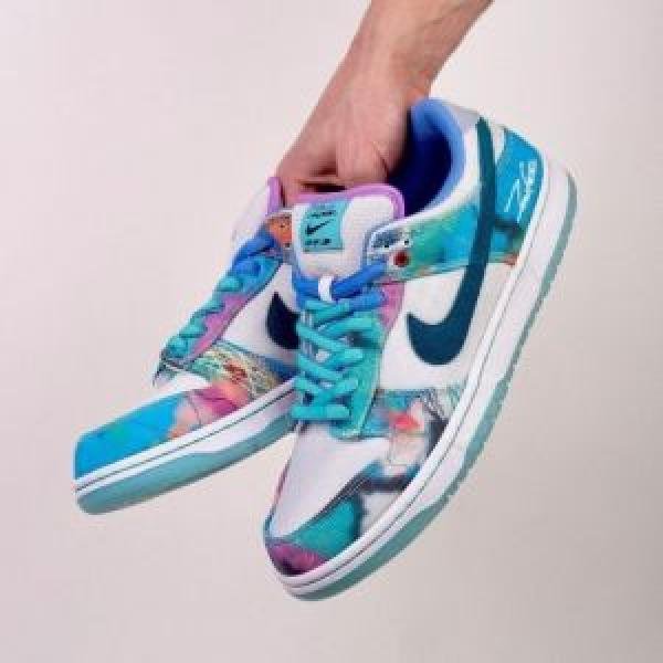 Sb dunk low pack futura laboratories With extra laces