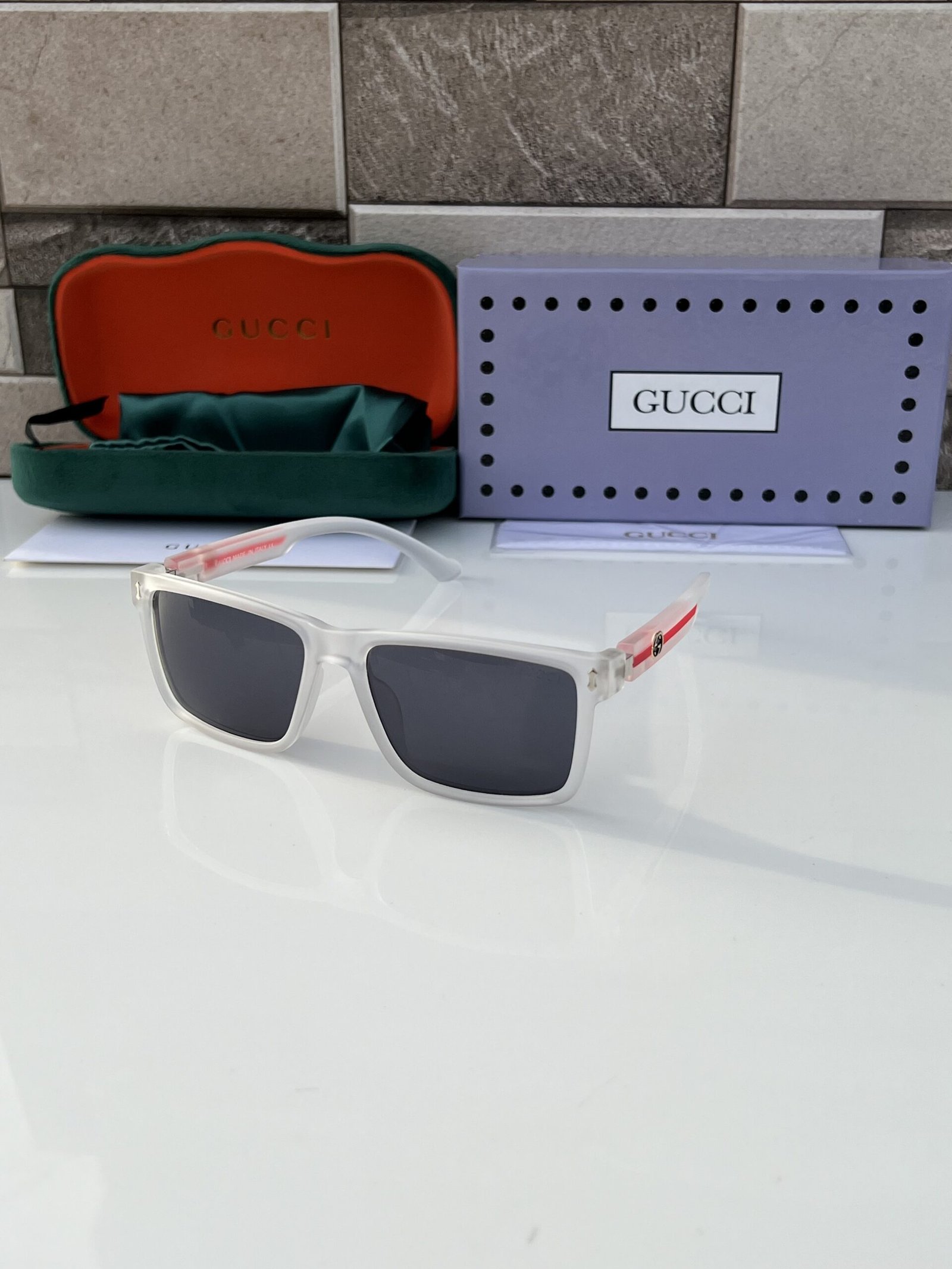 Gucci_8949_white_black