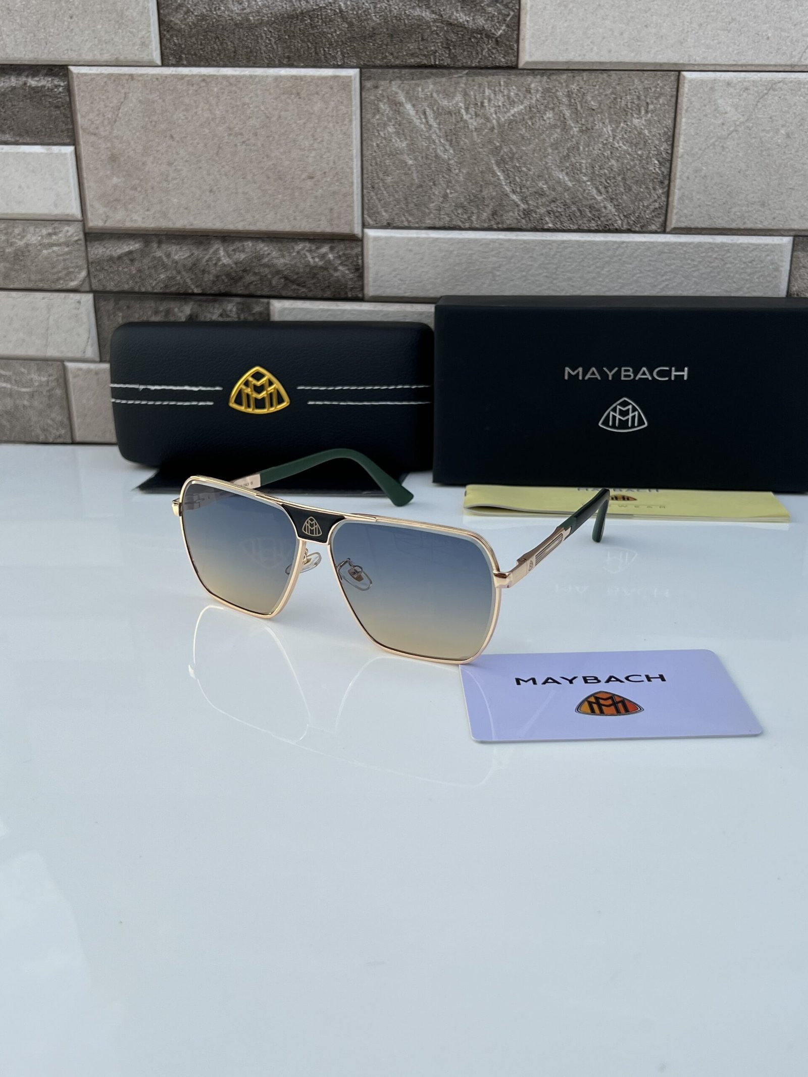 Maybach_23392_sea_green