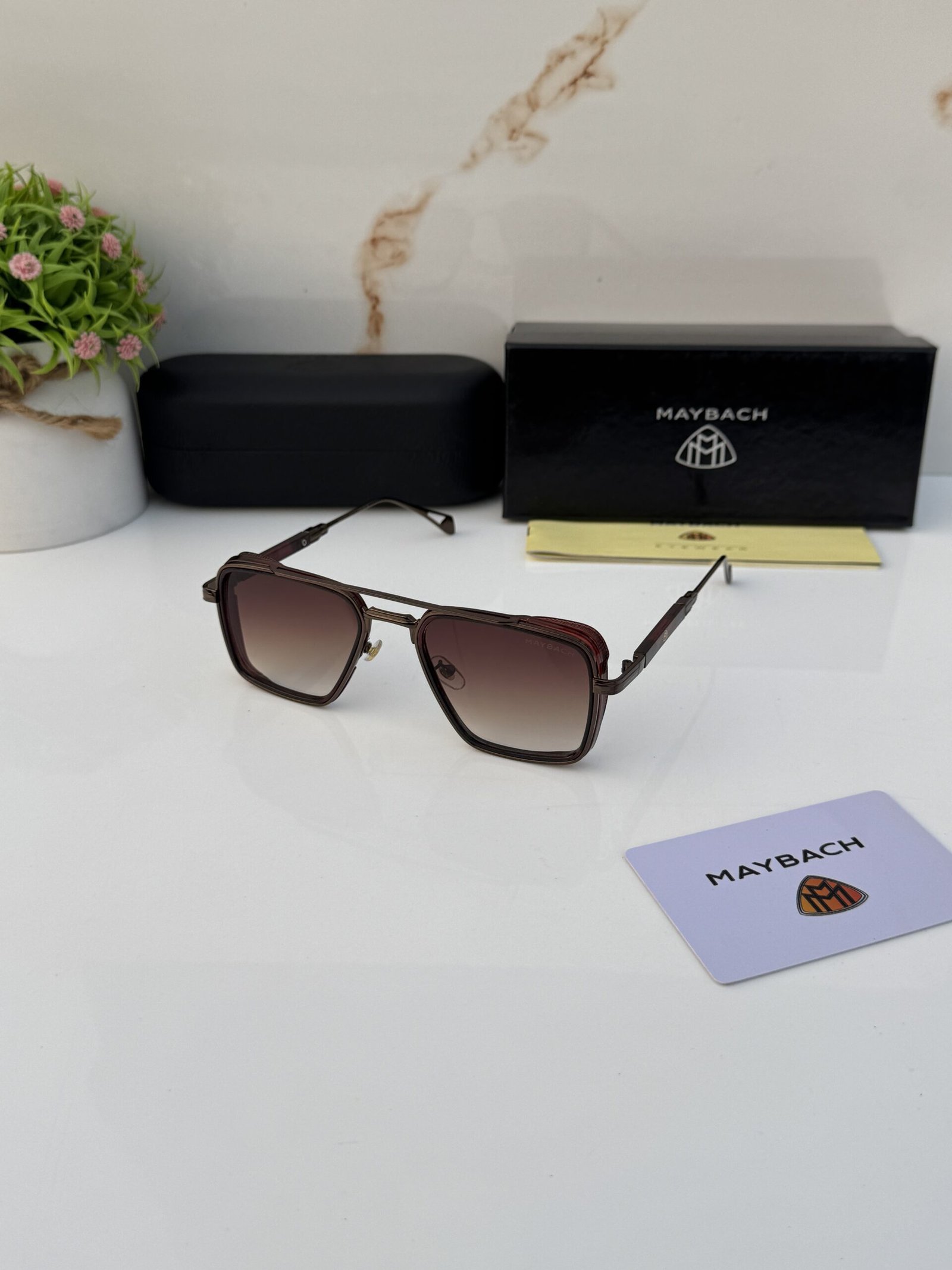 Maybach_72379_brown_shaded