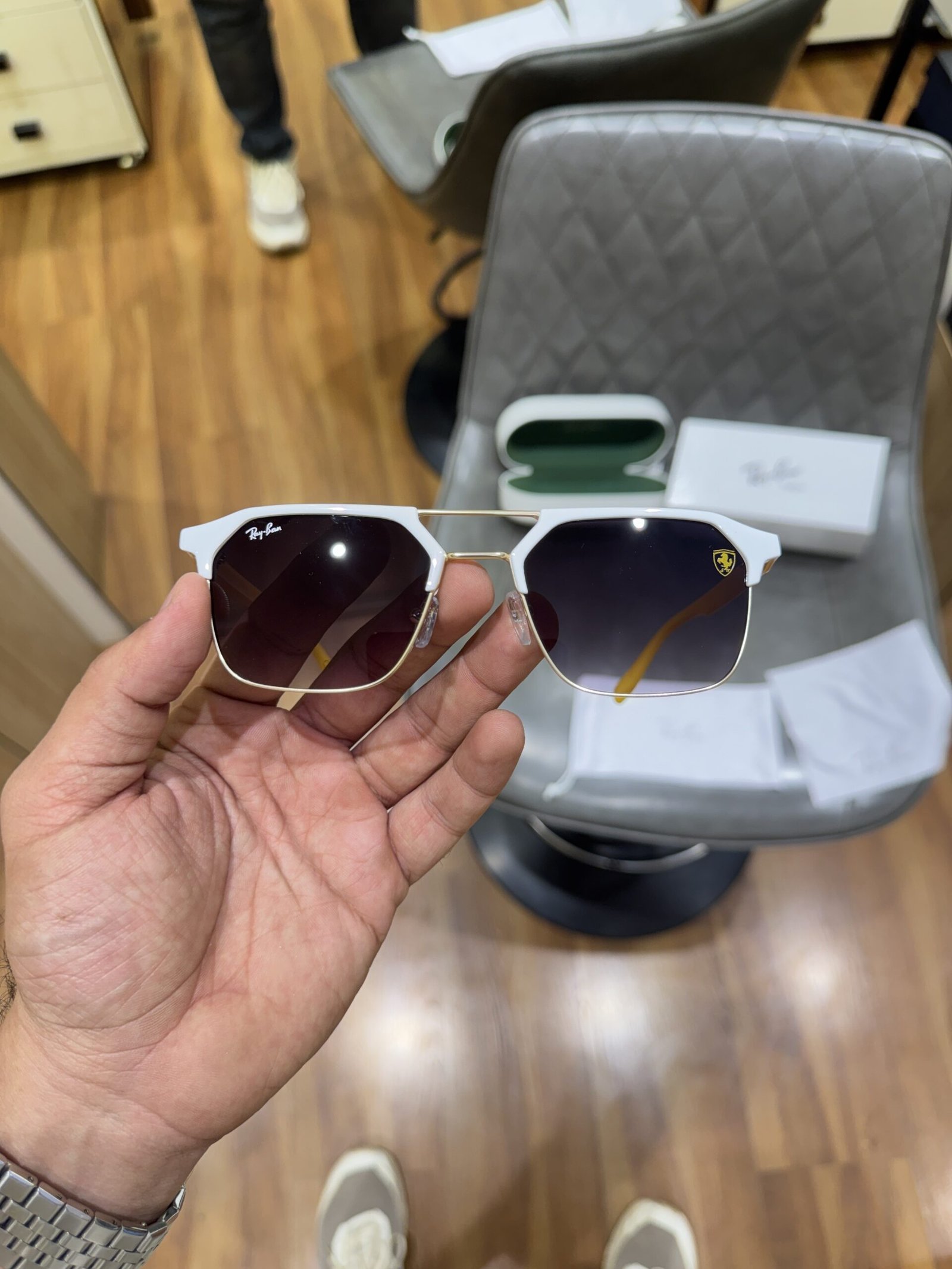 Rayban 04 Ferrari yellow