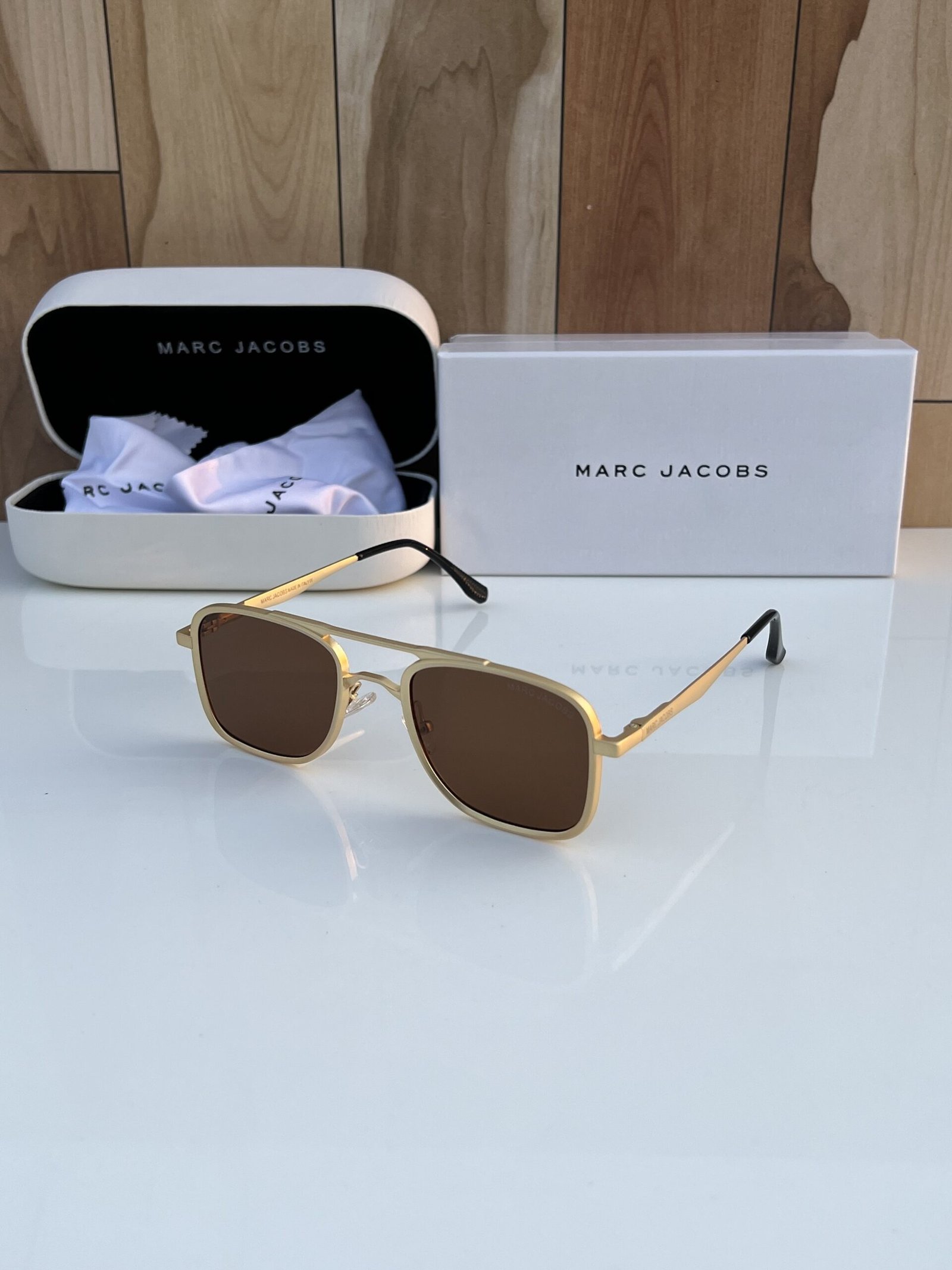 Marc_jacobs_503_gold_brown