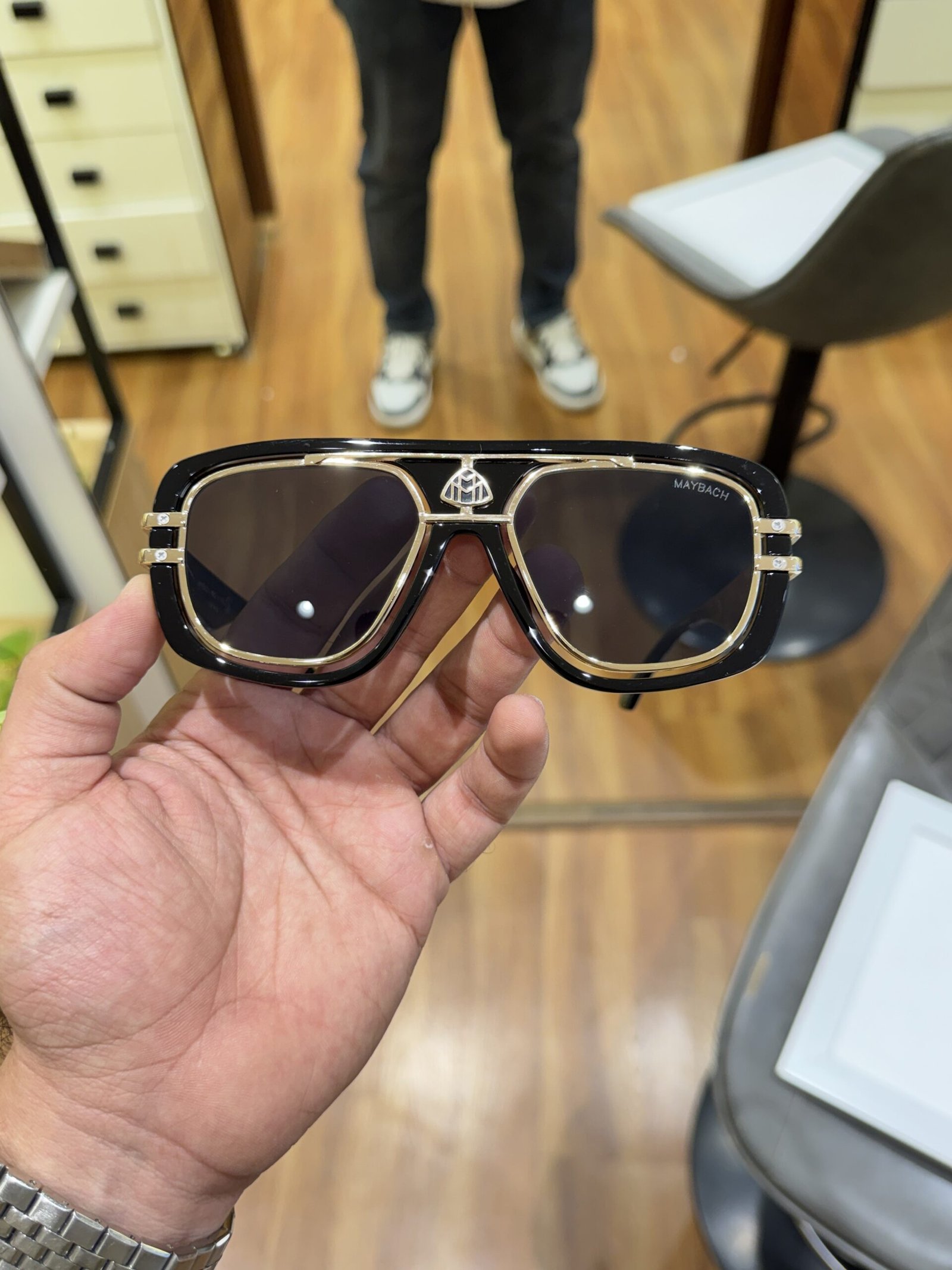 Maybach_7339_black_gold