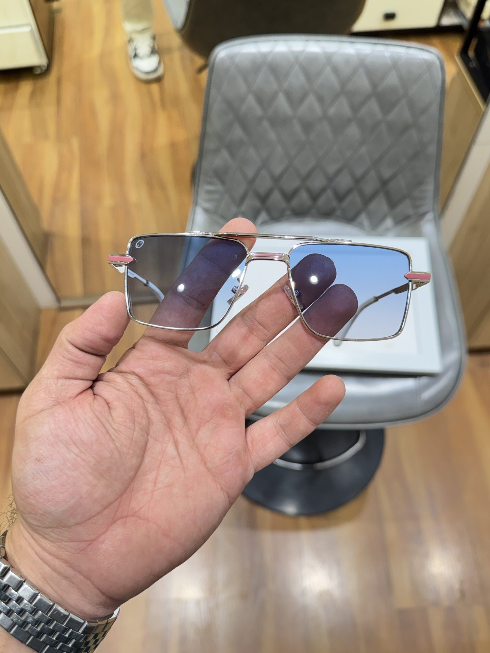 T henri 3844 silver blue