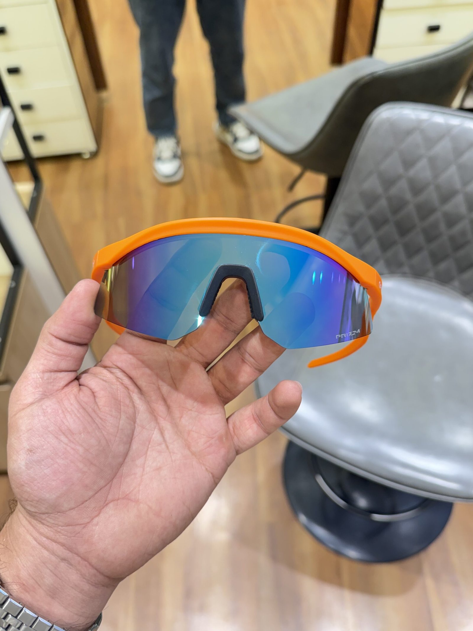 Oakley_hydra_4929_orange_blue