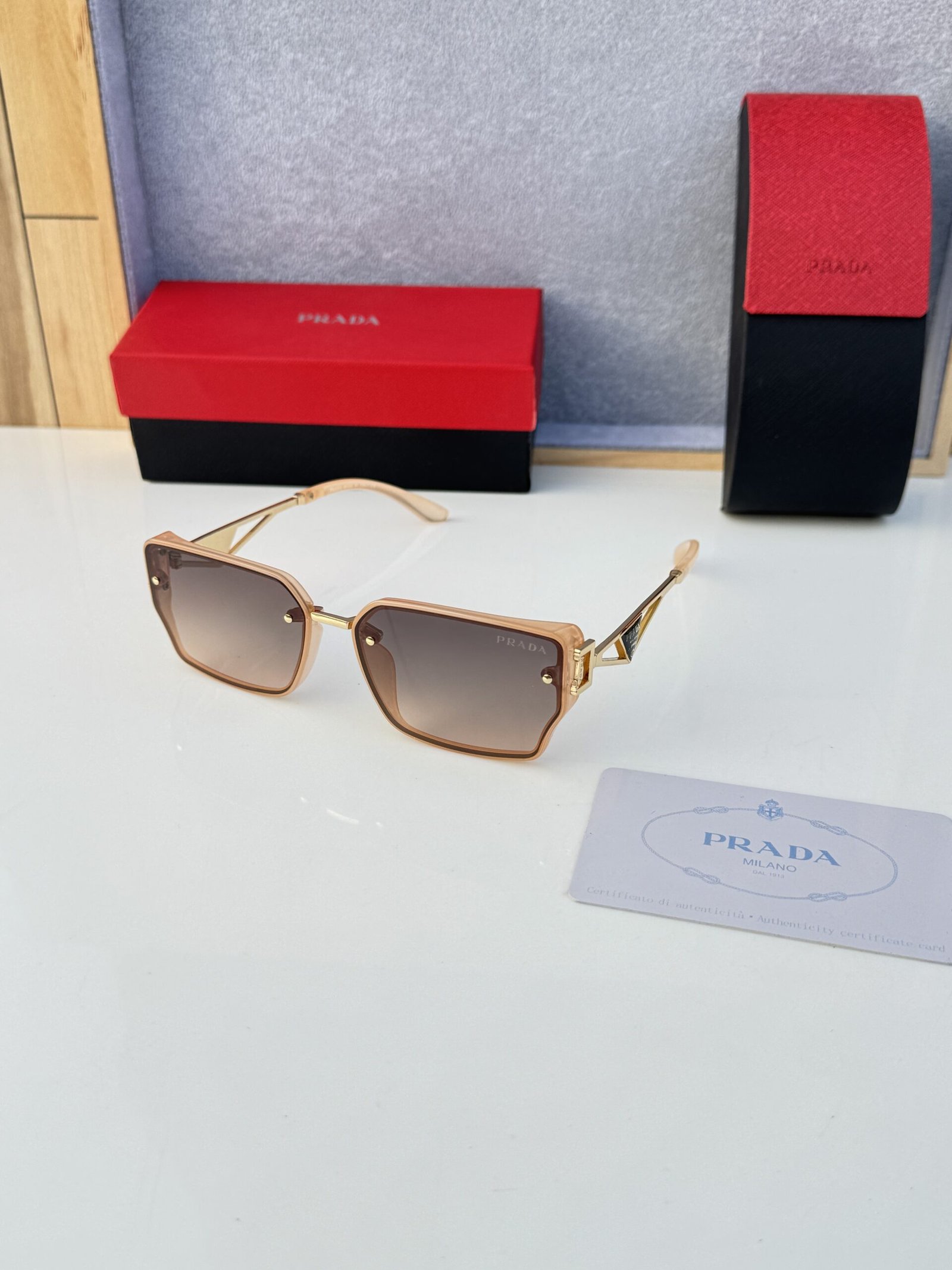 Prada_92522_peach