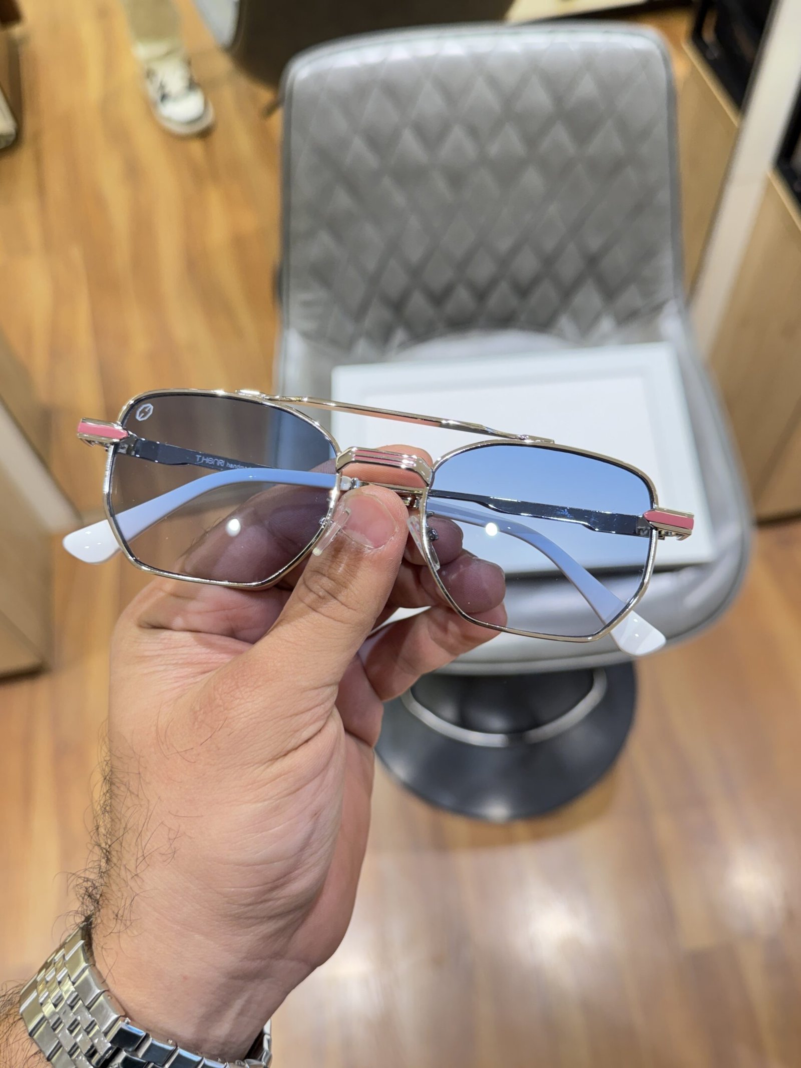 T henri 3845 silver blue