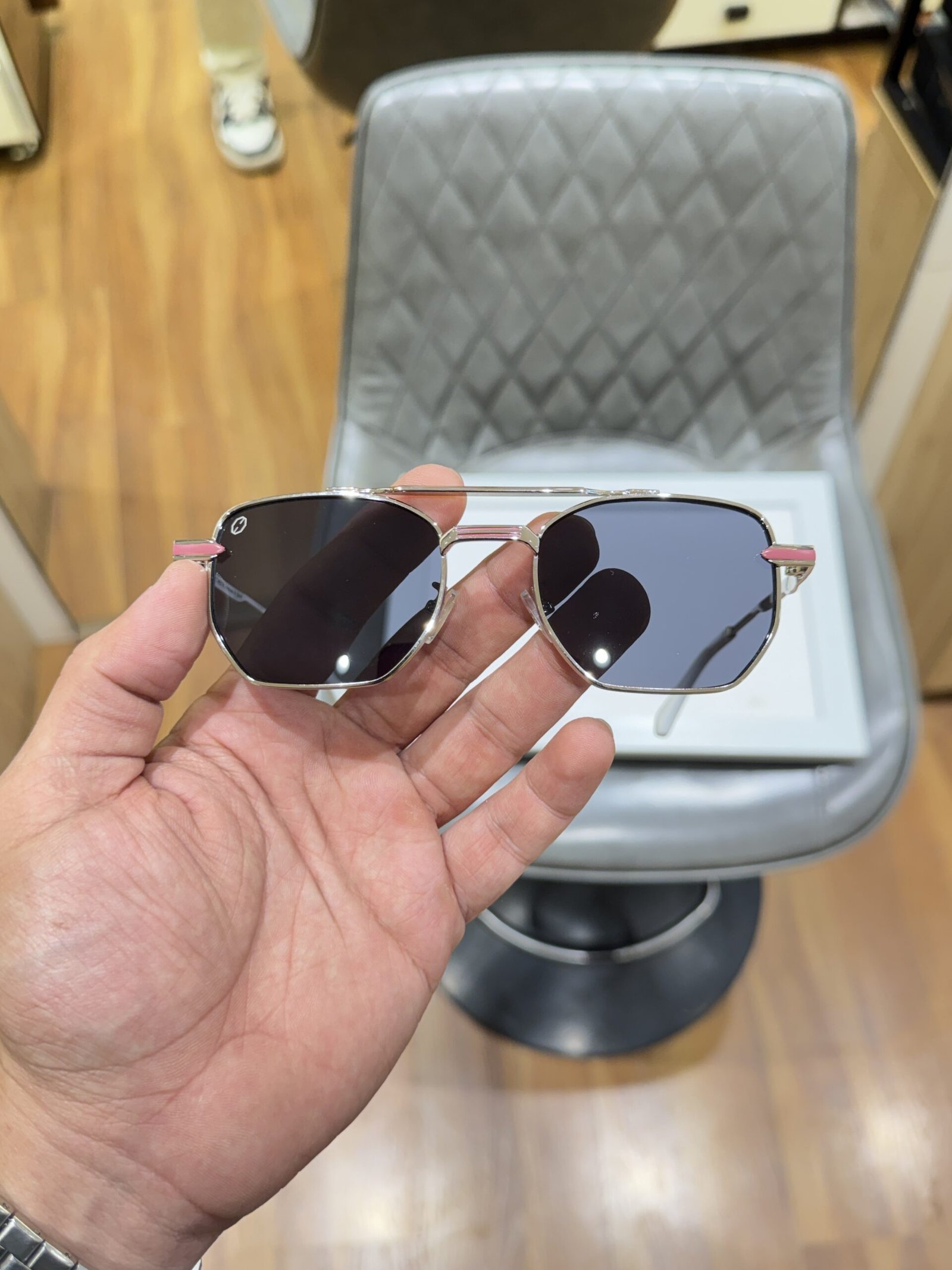 T henri 3845 silver black