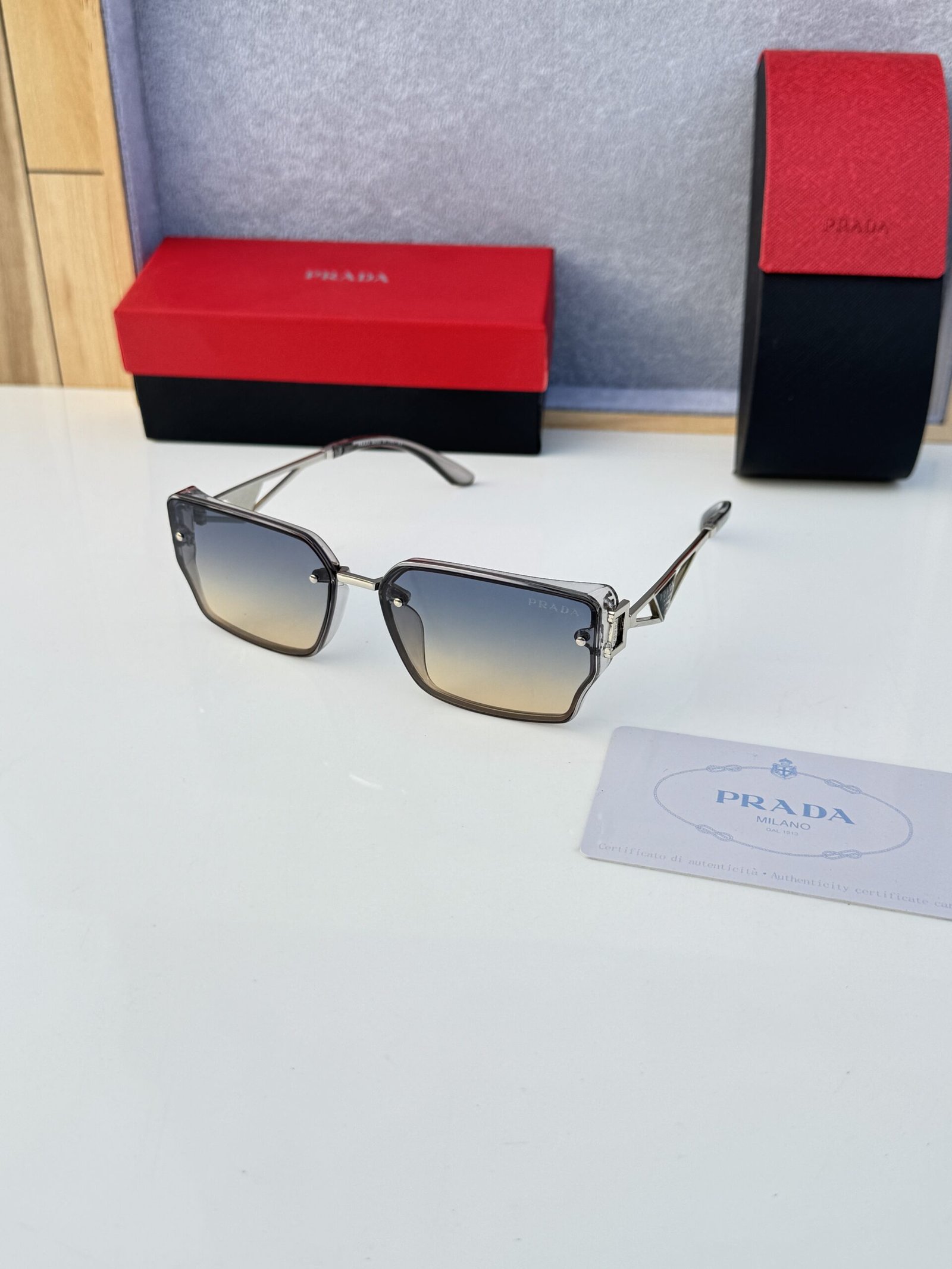Prada_92522_grey