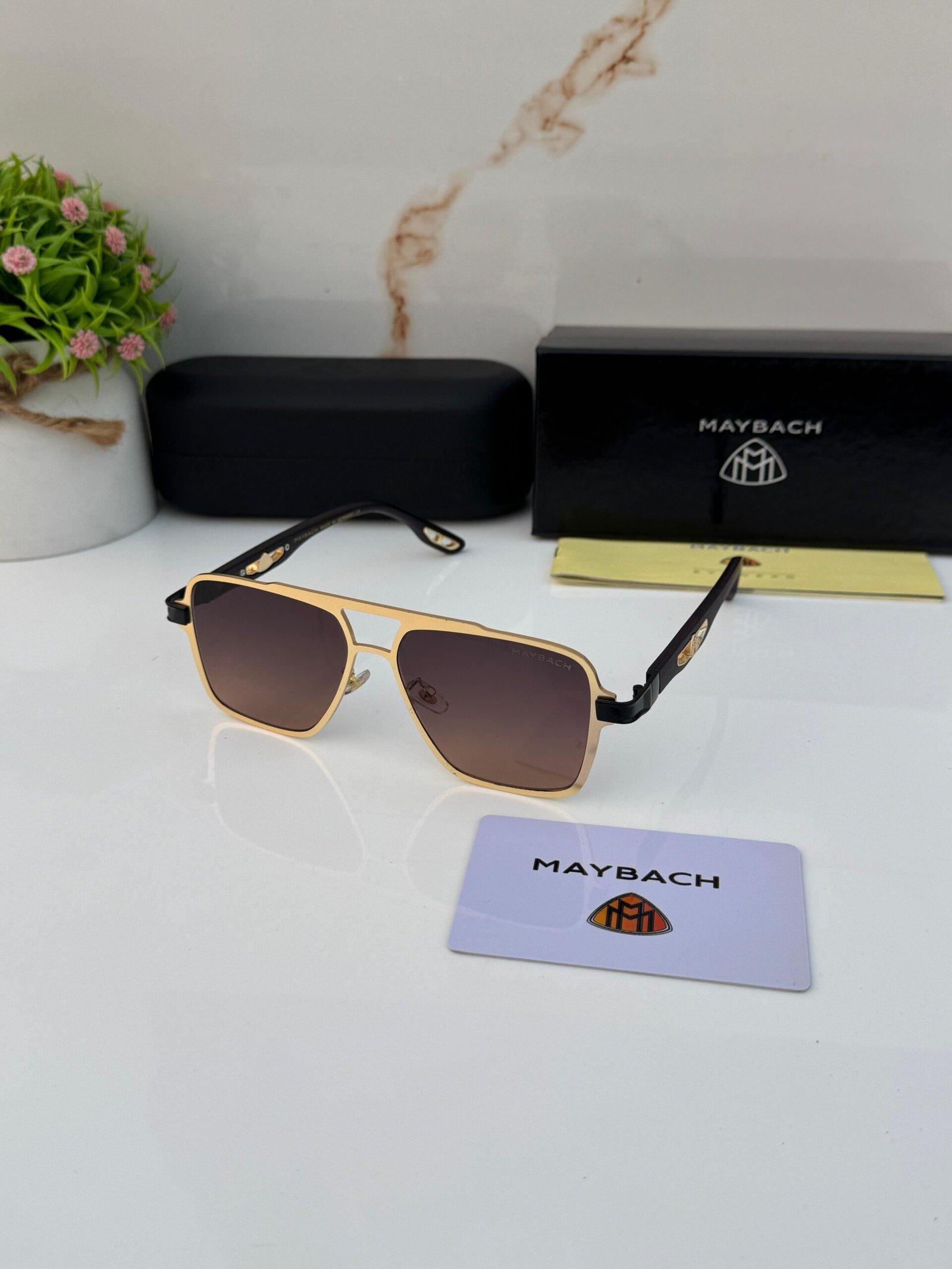 Maybach_72372_gold_brown