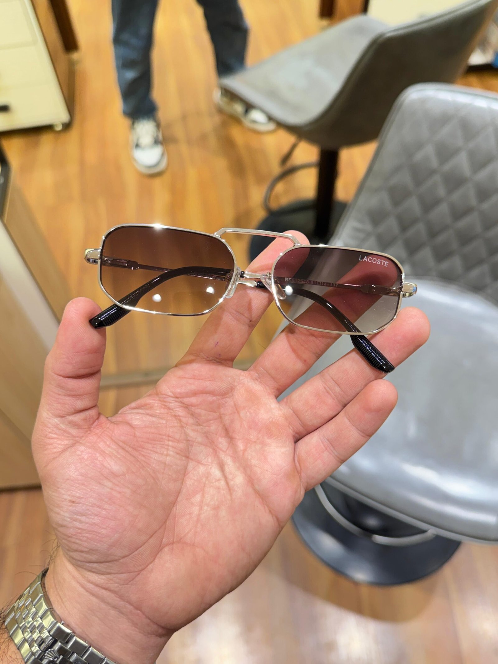 Lacoste_2548_silver_brown
